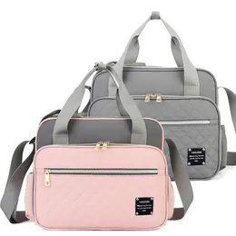 Bolsas de fraldas Bolsa de enfermagem Mummy Mummy Nappy Pink Gray Capacidade Backpack de viagem para bebês para atendimento 230823