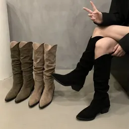 Buty Western Cowboy Boots dla kobiet spiczasty palce butów marka zamszowe skórzane buty kolan kolanowy wysoki obcas