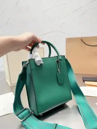 Mini borsa per la spesa con lunghe spalle per il trasporto, innamorateci all'istante