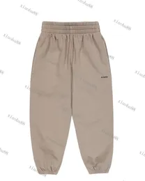 Designerkläder barn bomullsjogging shorts hög kvalitet fast färg fashionabla strandbyxor sommarstil casual sportkläder byxor toppmärke