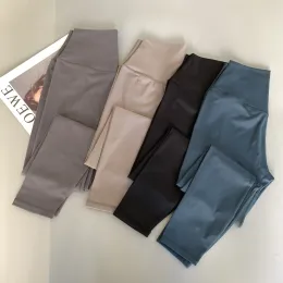 Lu High midja Elastiska leggings Yoga Pants Multi Color Non Tracable Nude Pilates Tight Pants With Invisible Pockets Autumn/Winter New Sports Pants Honey Peach Hips