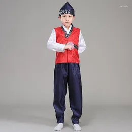 Ethnic Clothing Brand Boys 'Hanbok Hanbok's Tradycyjna starożytna kostium po pokaz Pography 1 czerwca Koreański występ