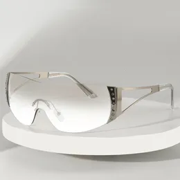 Sunglasses 2000 S Retro Women Luxury Oversized Wrap Around Sun Glasses UV400 Ladies Y2K Fashion Stra Eyewear 230824