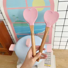 Розовая любовь Силиконовая шпала кухня многоцелевая кухонная утварь с длинной ручкой лопаточника десерта изготовления яйца