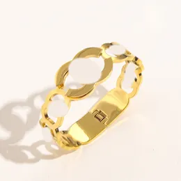 20 Bracelets de estilos Jóias de designer Mulheres Bangle Classic Brand 18K Gold Hollow Banglet Bracelet Fashion Party Wedding noivado de casamento Presentes de férias
