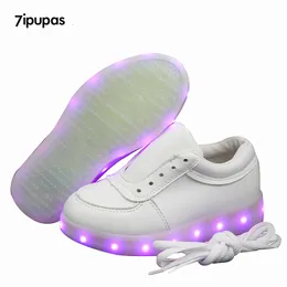 Sneakers 7Ipupas Dobra Pu Luminous USB Białe buty LED dla dzieci Light Up Unisex Dziecięce Dziewczyna Tenis LED Feminino świecące trampki 230823