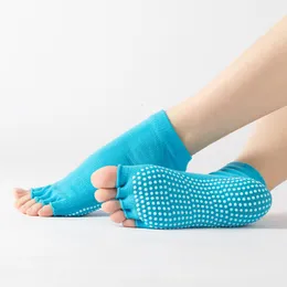 Sports Socks Women Sport Yoga 1 Par Anti Slip Silicone Gym Fitness Pilates Colorful Cotton Slippers Dance Protector för Lady 230824