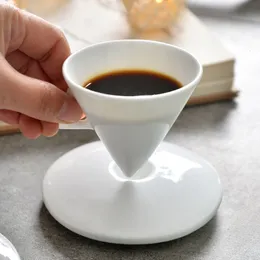 Muggar 60 ml Bone China Cone Shape White Espresso Cup med Saucer Creative Personalized Coffee Tea Set Home Office Kitchen Drinkware 230824