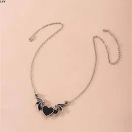 Kedjor Punk Creative Necklace Alloy Drop Nectarine Demon Wing Pendant Neck smycken Collare Gargantilla Mujer