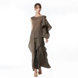 Kvinnors tvåbitar byxor Miyake veckade asymmetrisk topptankuppsättning 2023 Summer Casual Splice Wide Leg Set Womens Outifits