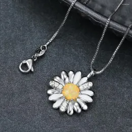 Pendant Necklaces Cute Big Daisy Yellow Fire Opal For Women Silver Gold Color Round Stone Chains Necklace Party Choker Jewelry