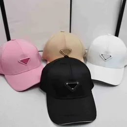 Designers Pra Baseball Cap Sun Hats Summer Beach Couplecap Solid Color Letter Temperament Leisure Travel Hundred Take Sunshade Caps