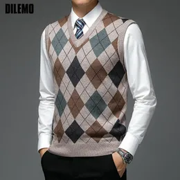 Maglioni da uomo Stilista di marca Argyle Pullover Maglione con diamanti Scollo a V Gilet in maglia da uomo 6% lana senza maniche Autunno Abbigliamento casual da uomo 230824