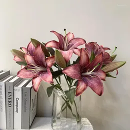 Dekorative Blumen, 55 cm, luxuriöser klassischer Lilienzweig, Seide, künstliche Heimdekoration, Weihnachtsdekoration, Flores Artificales, Hochzeitsblume