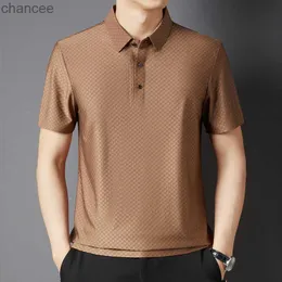 サマーメンズショートスリーブシャツ薄袖のスタイルルースフィットファッショナブルな都市ビジネスカジュアルロパパラホンブルワッフルグリッドHKD230825