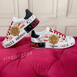 Heta nya lyxdesigners skor tennis sneaker canvas sko beige blå tvättade denim kvinnor skor gummisulen broderade vintage casual sneakers