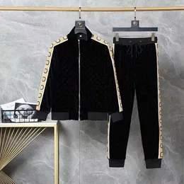Herrspårsdräkter Designer Golden Velvet Casual Sportswear Set Mens Autumn and Winter Fashion Two-Piece Large Size 7jbu