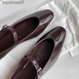 The row sola plana único sapatos femininos 2022 novo botão reto sapatos de dança francês boca rasa sapatos de vovó