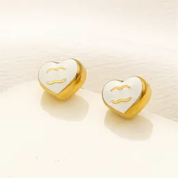 Orecchini a clip con lettere C di design di marca di lusso placcati in oro 18 carati Orecchini geometrici famosi a forma di cuore da donna Regali di gioielli per la festa di nozze