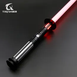 Bastoncini luminosi a LED TXQSABER Spada laser Pesante Duello FOC 12 colori 16 suoni Manico in metallo Spada laser Jedi Altalena liscia Pixel Giocattoli Cosplay 230825