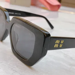 Mi U SMU53y Ograniczne okulary owalne okulary przeciwsłoneczne RADERIZACJA REZYDACJA Personalizowana tablica okularów vintage z zaawansowaną wysoką wartością wyglądu