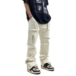 Mężczyzn Pants Hip Hop Vibe ciężkie funkcjonalne spodni dla mężczyzn modne nity zamyka błyskawiczne Dostosuj mikrobłaski Białe ubrania męskie 230826