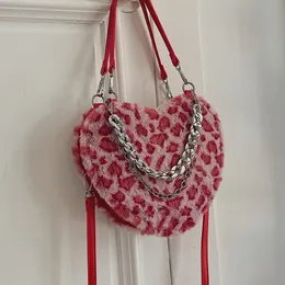 Evening Bags Winter Fashion Heart-shaped Leopard Pattern Shoulder Bag Women Pu Leather Plush Stitching Ladies Messenger Bag Chain Armpit Bag 230826