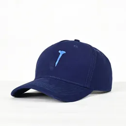 Bollmössor har lager modeikon Mens Designer Summer Hats Caps Luxury Brodery Cap justerbar färg Kvinnor Hatt bakom bokstaven