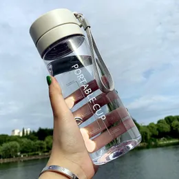 水ボトル学生用スポーツボトル600mlプラスチックシェーカーポータブルリークプルーフドリンクウェア屋外旅行ドリンクBPA無料