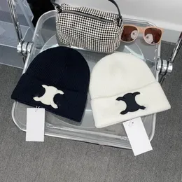 Luxury Sticke Hat Designer Women's Beanie Cap Popular Warm Windproof Elastic High Quality Personalized Street Par 12 Färg