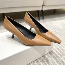 The Row Shoes High Heels Brand Shoes Designer Classic Fashion مدببة إصبع القدم في مكتبهم الوظيفي الأسود عارية من الجلد الخنازير