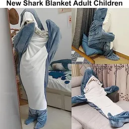 Cobertores macios desenhos animados flanela tubarão cobertor saco de dormir pijama wearable cobertor para crianças adultos de alta qualidade ar condicionado xale 230828