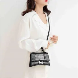 13% OFF Bag 2024 New Launch Designer HandbagStyle Factory Store advanced sense hourglass plain crocodile b-button crossbar