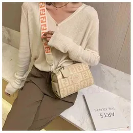 роскошная сумочка магазин 85% скидна с маленькой сумкой женская мода мягкая буква, наклонная наклонное плечо.