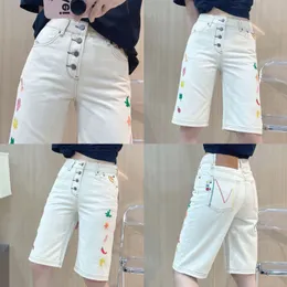 Kvinnors jeans sommar kvinnor broderade hög midja fempoint rak beige denim shorts 230826