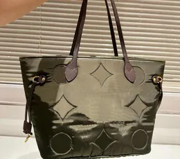 Diseñador Totes Bolso Cartera Moda Mensajero de cuero Hombro Invierno Down Bolso Bolsos de mujer Bolsas de compras compuestas de alta capacidad