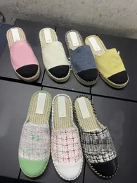 2023 Paris Ny lyxdesigner Kvinnors sneakers tofflor kvinnors sandaler avslappnade lägenheter löpskor strandskor låga klackar flip-flops kvinnors mode sko fabrik