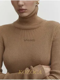 Kozoca New Turtleneck Sweater Женщины Осень с длинным рукавом Slim Elim Elastic Delate Pullover Случайный мягкий базовый джемпер Solid Tape Tops HKD230829