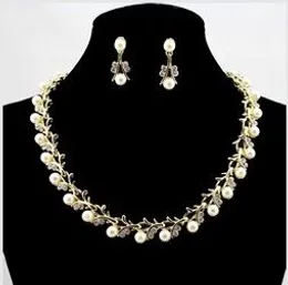 Złota kremowa perła i kryształowy nyszekdowa nędzna i kolczyki zestaw biżuterii