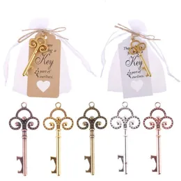 Andra evenemangsfestleveranser 50 uppsättningar Vintage Key Bottle Opener med taggkort Bag Wedding Party Favors Souvenirs brudtären Present bröllop Detaljer för gäster 230828