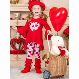 Autunno adorabili bambini 2 pezzi set di vestiti per ragazze top con maniche a tromba pantaloni stampati a cuore picchiettio d'amore 1-5 anni