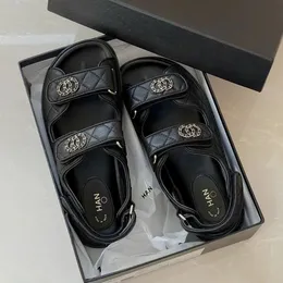 Güzel lüks tasarımcı sandal erkek kadınlar terlik moda plaj düz orijinal deri kadın slayt havuz loafer yaz güneşli kaydırıcılar gündelik ayakkabı hediye yürüyüş bayan katır