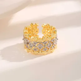 デザイナーBuccellati Ring Luxury Top French Palace Gold Split Wide Lace Hollow彫刻ライトラグジュアリーブッケラティリングアクセサリージュエリーロマンチックなバレンタインデーギフト