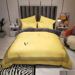 Set di biancheria da letto Piumino di design giallo Piumino da letto Queen Er Veet 4 pezzi Federe per cuscini Consegna a domicilio Forniture per tessuti per giardino domestico Dhopx