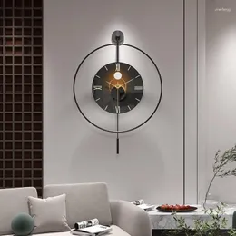 Wall Clocks Modern Light Luxury Living Room Simple Clock Spanish Fashion Creative Swing Hammer Retro Roman Decorative