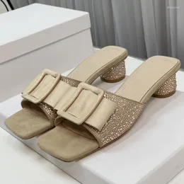 Tofflor solida färger strass damer märke designer sommar square spänne dekor skor för kvinnor låg häl chinelos pantuflas