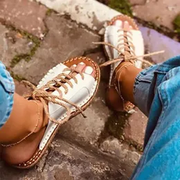 Slippers Woman Rom snör upp 2023 Kvinnors mode Sying Flats Ladies Slide Kvinnliga bekväma Toe Shoes Women Footwear