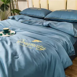 مجموعات الفراش التطريز الفاخرة الصيف البسيط البسيط لحرير الحرير لحاف التنفس التنفس لحاف Queen Comforter مجموعات Rayon بطانية 230828