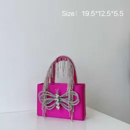 Kadınlar çantası 2023 Yeni Kore Net Kırmızı Rhinestone Tassel Yay Zinciri Küçük Kare Taşınabilir Bir Omuz Messenger 230830