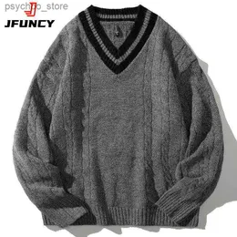 Jfuncy Mens Winter Sticked Sweaters Overdimensionerade Male Black Pullover V Neck Jumpers Men Vintage Striped Knitwear Men Clothing Q230830